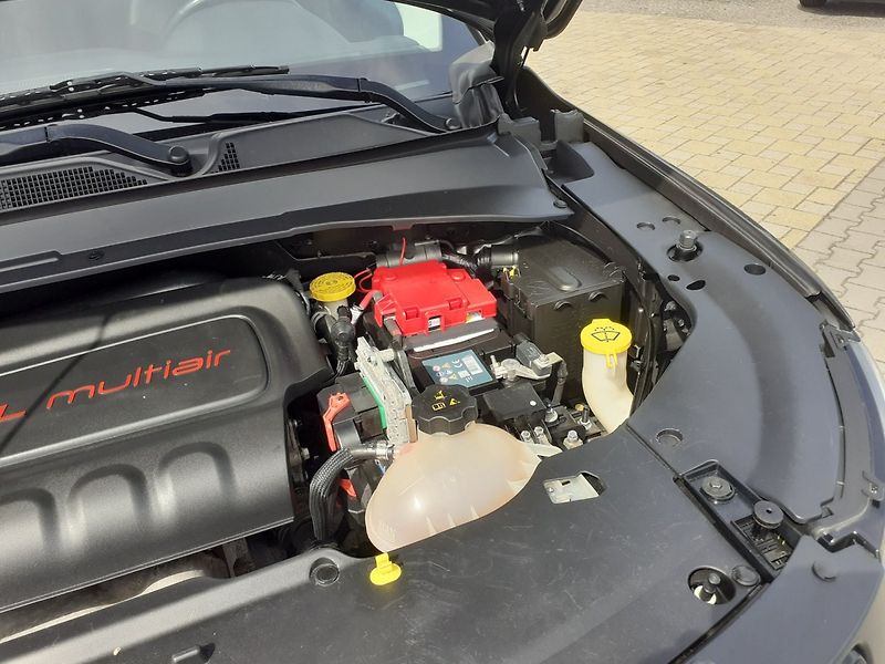 Jeep Compass (2020) 2.4 L 4X4 LATITUDE - fotka 37 z 39