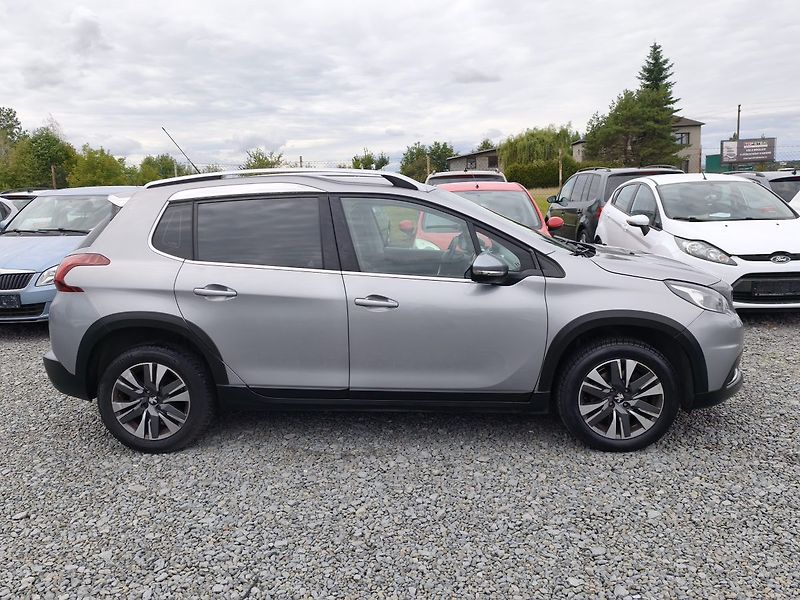 Peugeot 2008 (2016) - fotka 28 z 33