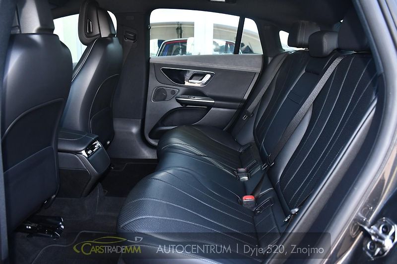 Mercedes-Benz EQE 350+ 4MATIC - fotka 13 z 54