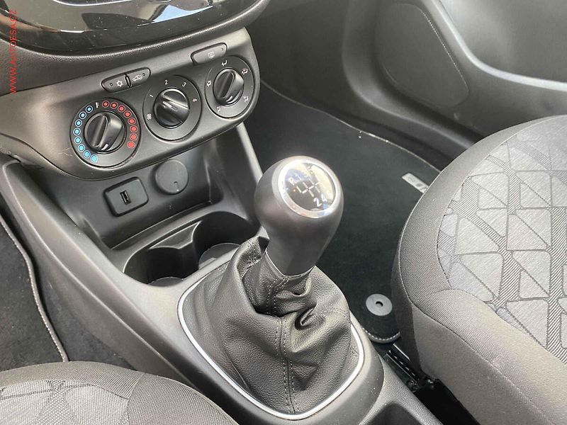 Opel Corsa (2019) 1.4 120, Edition, kamera - fotka 16 z 17