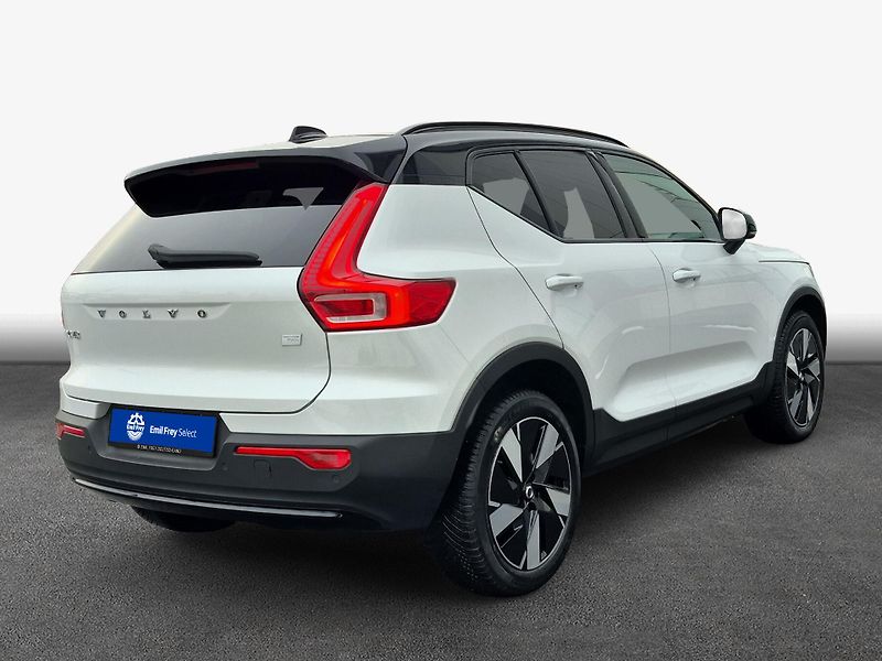 Volvo XC40 Recharge 82kWh Twin Motor Plus - fotka 2 z 15