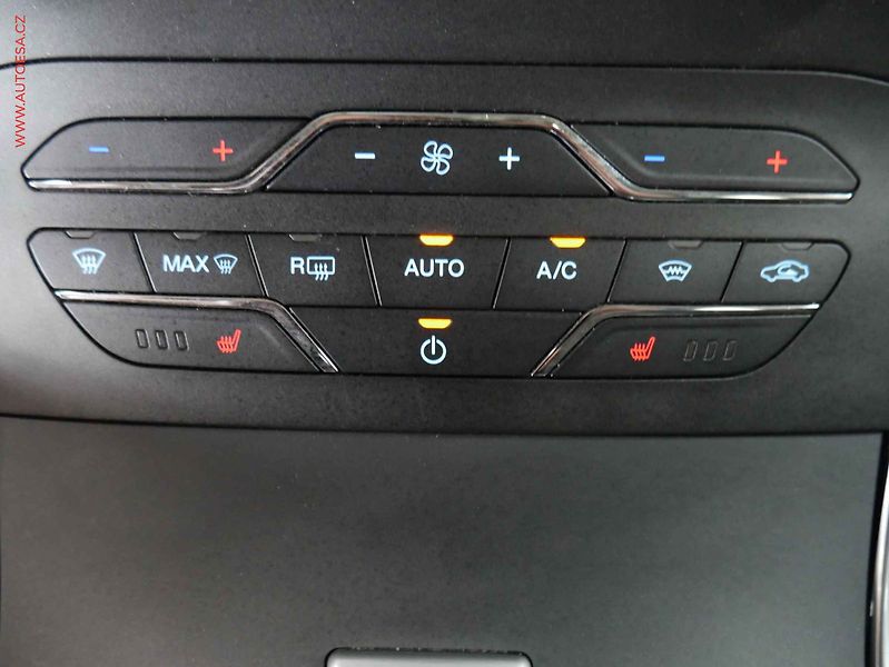 Ford Galaxy (2017) 2.0TDCi 7Míst, AT, LED, navi - fotka 18 z 27