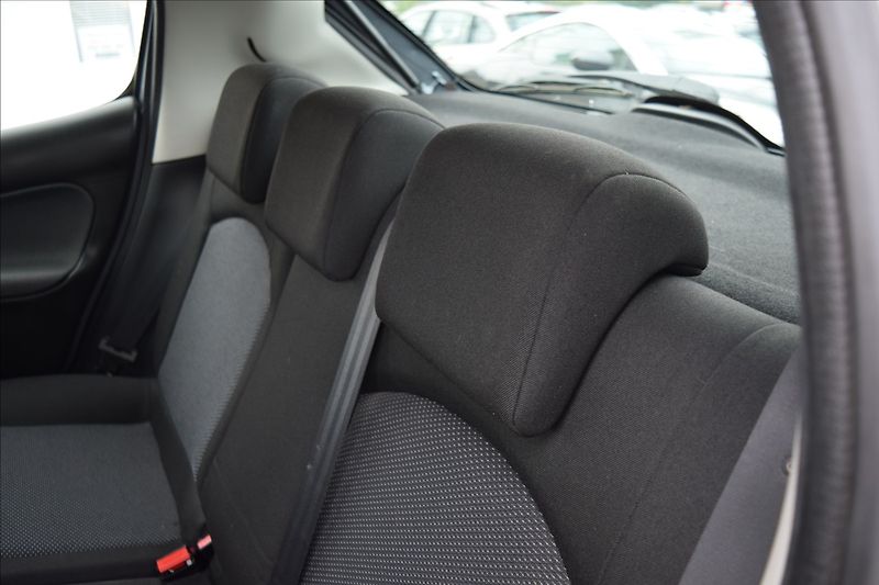 Peugeot 206 1,4 i (TU3) 54KW SERVISKA ALU - fotka 18 z 41