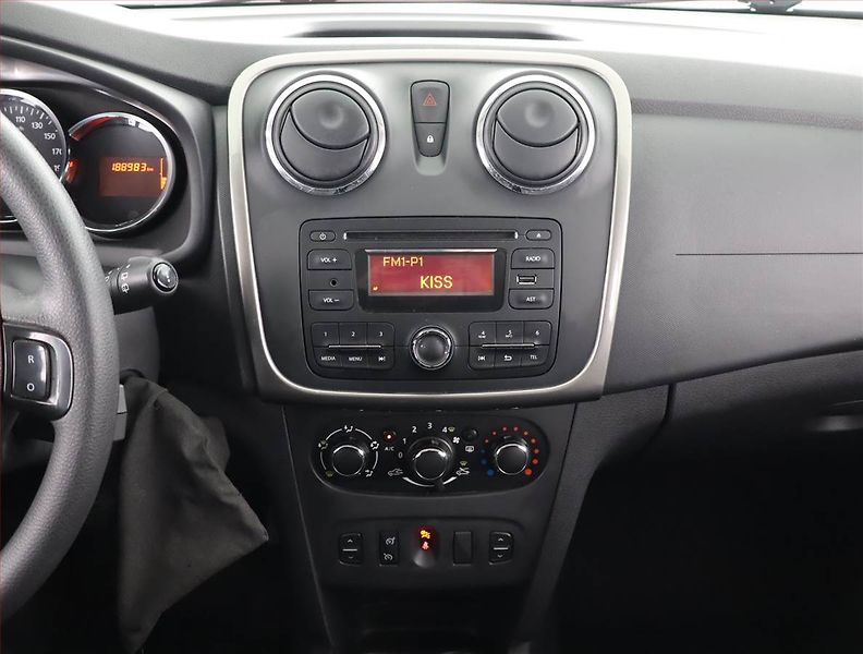 Dacia Logan (2016) 0.9 TCe, LPG, Serv.kniha - fotka 12 z 18