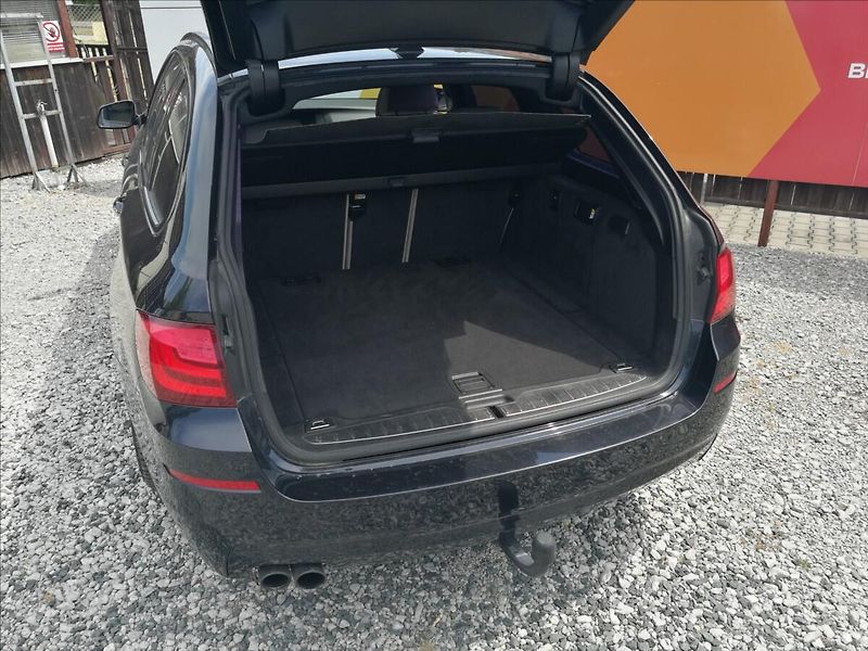 BMW Řada 5 3,0 d M paket - fotka 22 z 26