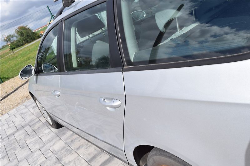 Volkswagen Passat 1,6 i 75KW PO SERVISE - fotka 10 z 41