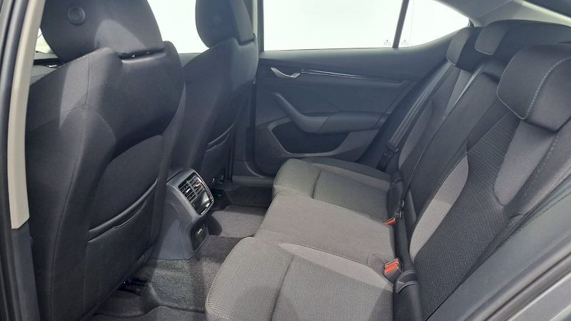 Škoda Octavia (2025) Selection 1,5 TSI 110 kW - fotka 12 z 23