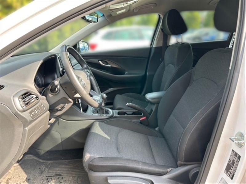 Hyundai i30 1,5 T-GDI Smart 5d - fotka 7 z 11
