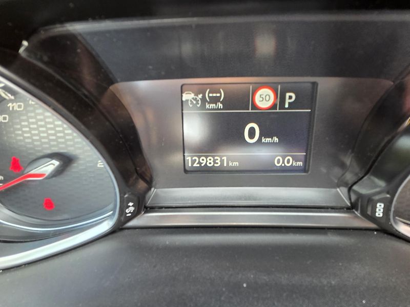 Peugeot 308 (2018) SW 2.0BHDi 180 GT EAT8 - fotka 15 z 38