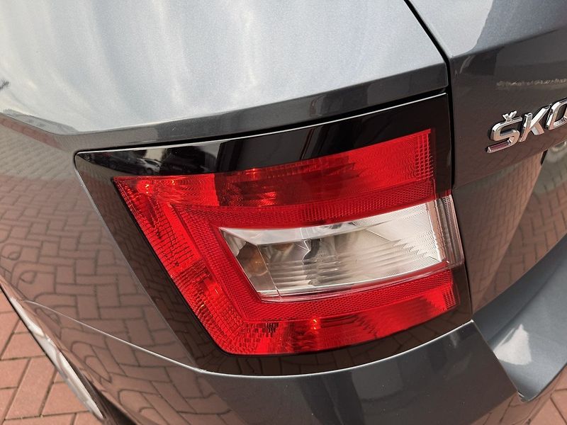 Škoda Fabia (2016) 1.2TSi 81kW Navi Digi Klima - fotka 44 z 50