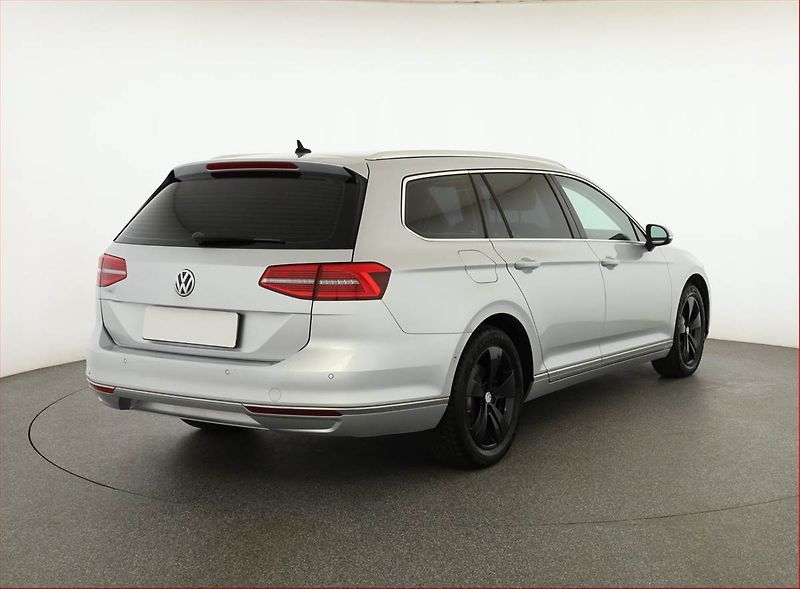 Volkswagen Passat (2016) 2.0 TDI, Kůže, Navi, Tempomat - fotka 5 z 17