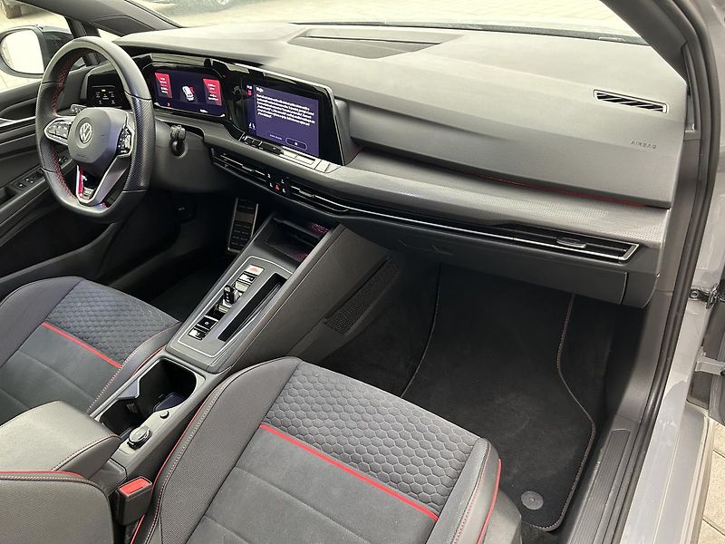 Volkswagen Golf 2.0 GTI  PERFORMANCE - fotka 28 z 29