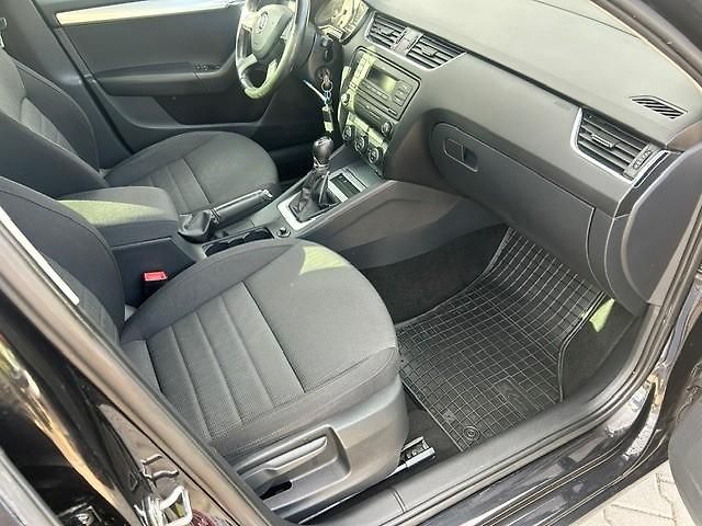 Škoda Octavia (2013) 1,4TSi elegance combi 103kW   - fotka 26 z 43