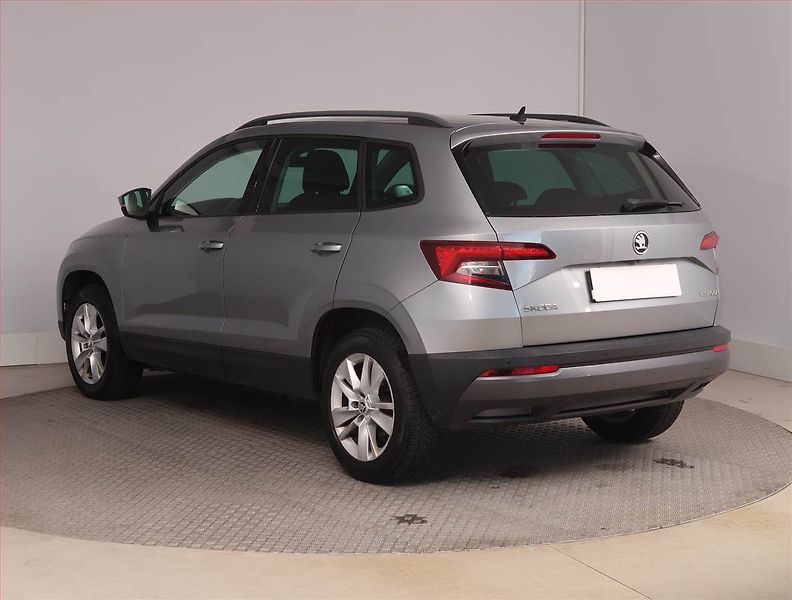 Škoda Karoq (2018) Style 1.6 TDI, Automat, Navi - fotka 4 z 21