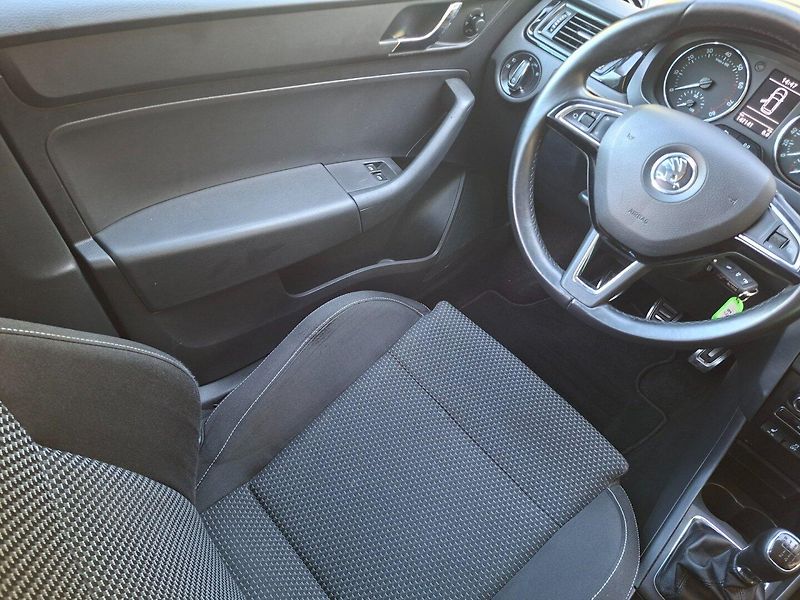 Škoda Rapid (2014) SPBK 1.2TSI 77kW -VÝBAVA! - fotka 12 z 28