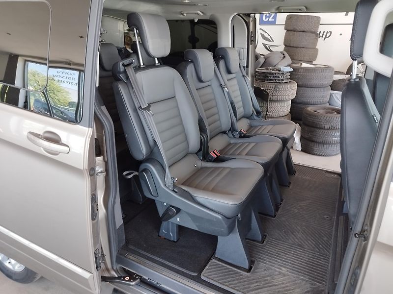 Ford Tourneo Custom (2019) 2,0TDCI,125KW,ALU,LED,NAVI,ČR - fotka 18 z 23