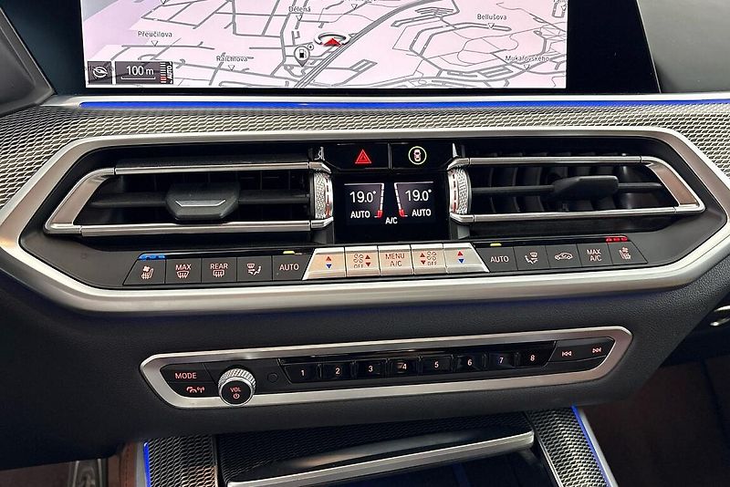 BMW X5 xDrive40d - fotka 21 z 27