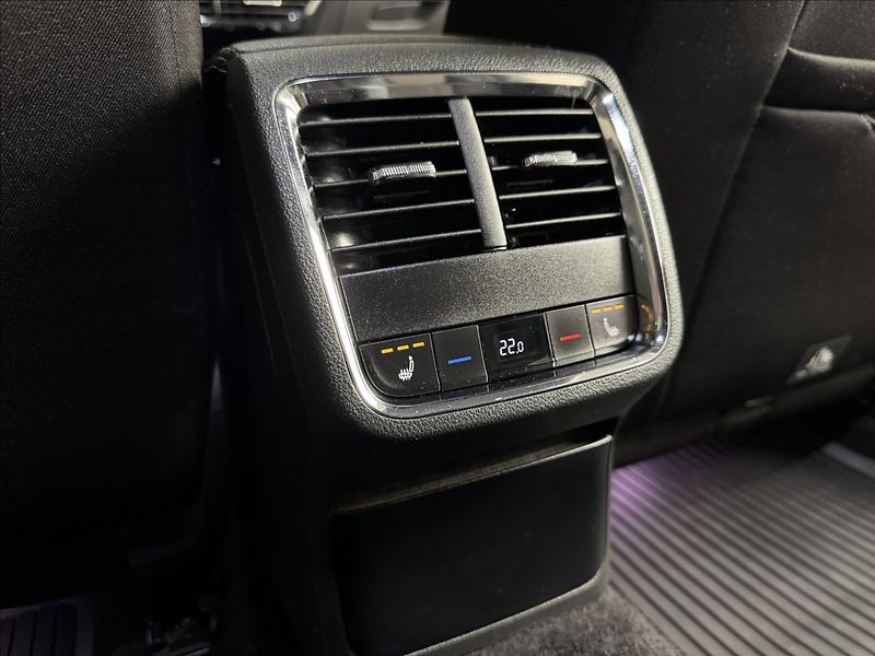 Škoda Octavia 2,0 TDi  DSG 4x4 Scout Virtual - fotka 16 z 47