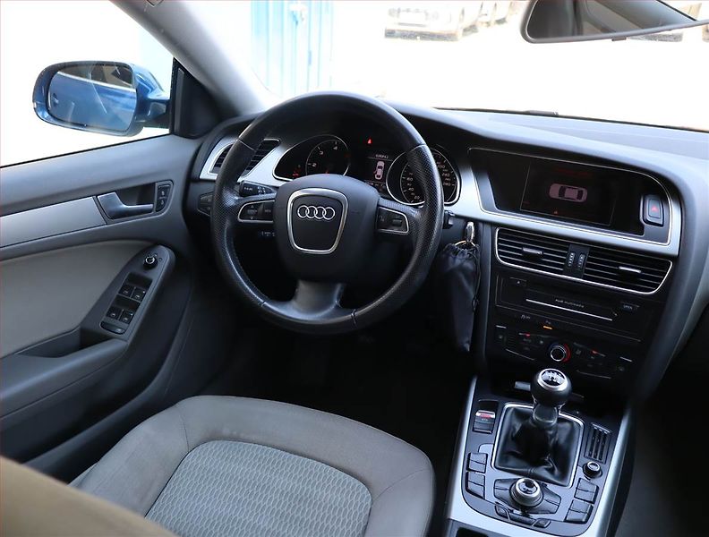 Audi A5 (2011) 3.0 TDI, 4X4, Serv.kniha - fotka 7 z 22
