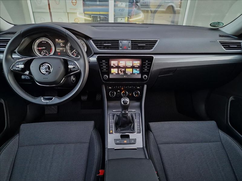 Škoda Superb 2.0TDI 110kW Style Combi,1Maj - fotka 22 z 49