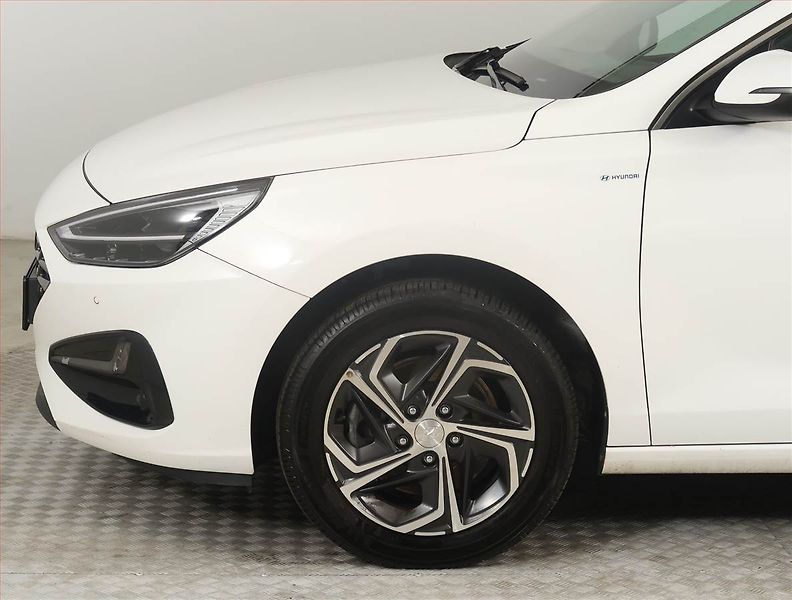Hyundai i30 (2022) Smart 1.5 DPI, ČR,1.maj - fotka 15 z 21