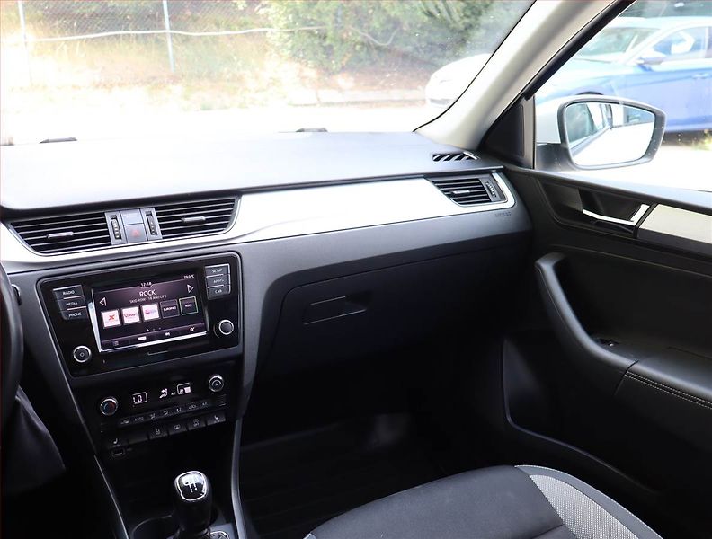 Škoda Rapid (2018) 1.4 TDI, Serv.kniha, Tempomat - fotka 8 z 17
