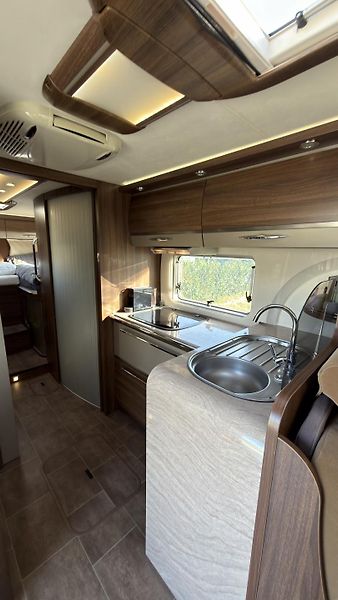 Bürstner Ostatní (2014) Bürstner Elegance I 810 G 3.0 - fotka 12 z 19