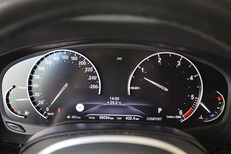 BMW Řada 5 530D XDRIVE TOUR G31 M-PAKET  - fotka 27 z 50