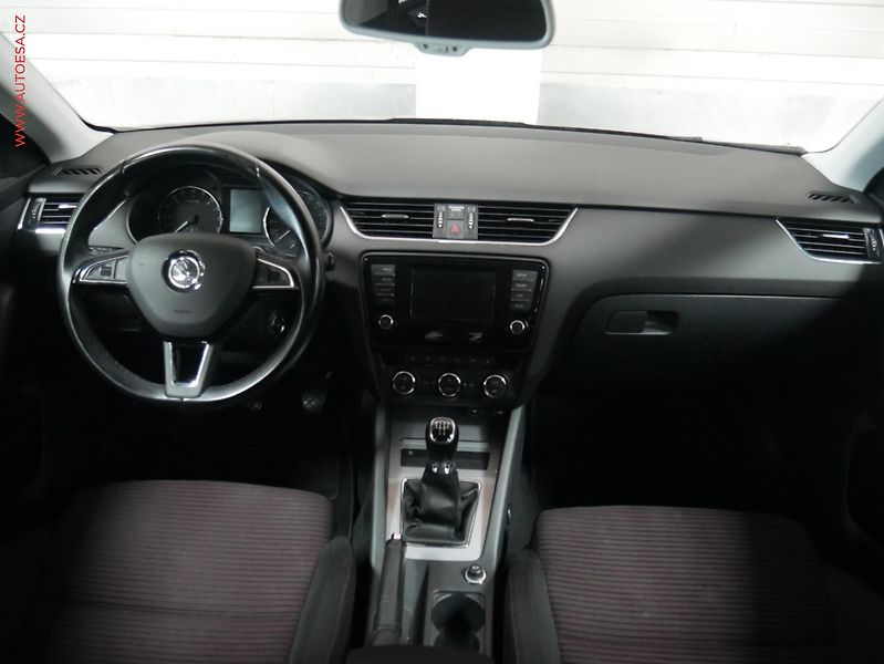 Škoda Octavia (2013) 1.6 TDi, ČR, Sport, bixen, - fotka 8 z 21