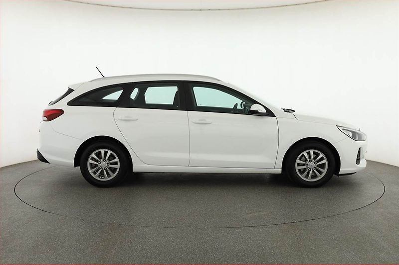 Hyundai i30 (2017) 1.0 T-GDI, Serv.kniha - fotka 6 z 17