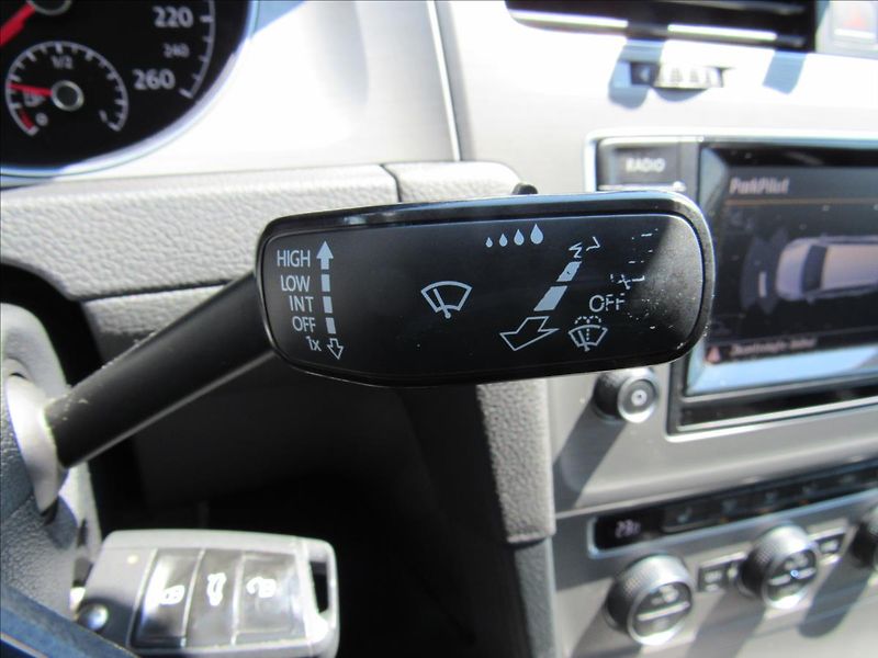 Volkswagen Golf 1,4 TSi 90kW Comfortline - fotka 20 z 34