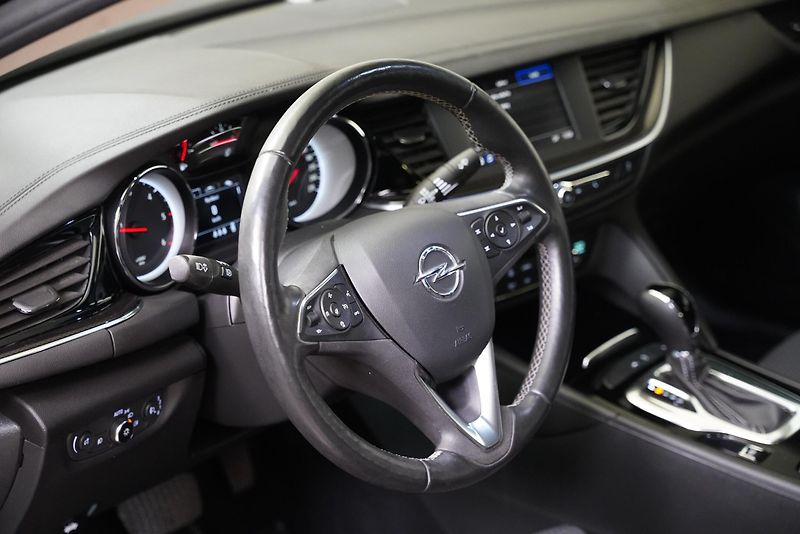 Opel Insignia - fotka 14 z 23