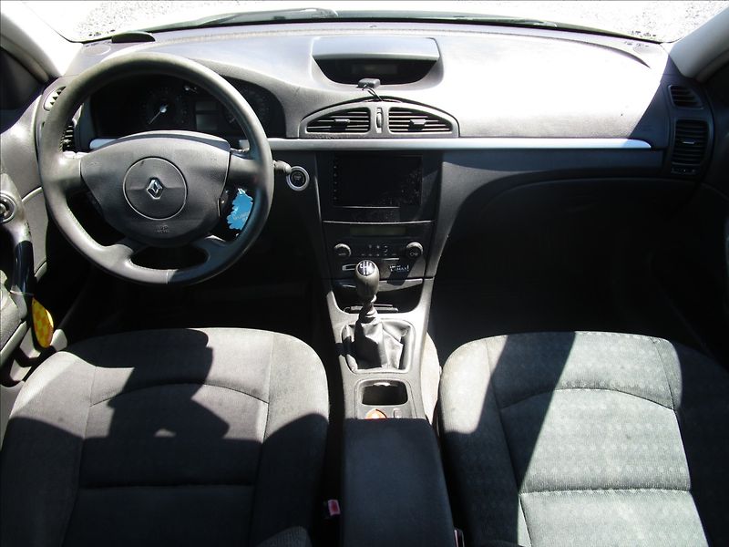 Renault Laguna Grandtour 1.9dCi, aut Klima - fotka 7 z 40