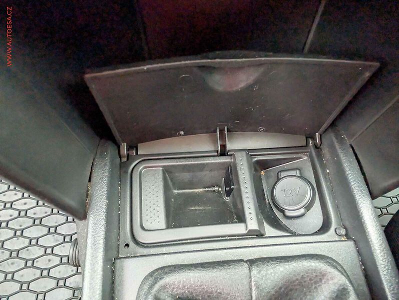 Peugeot 207 (2009) 1.4 i, 1.maj,ČR, Klima - fotka 18 z 18