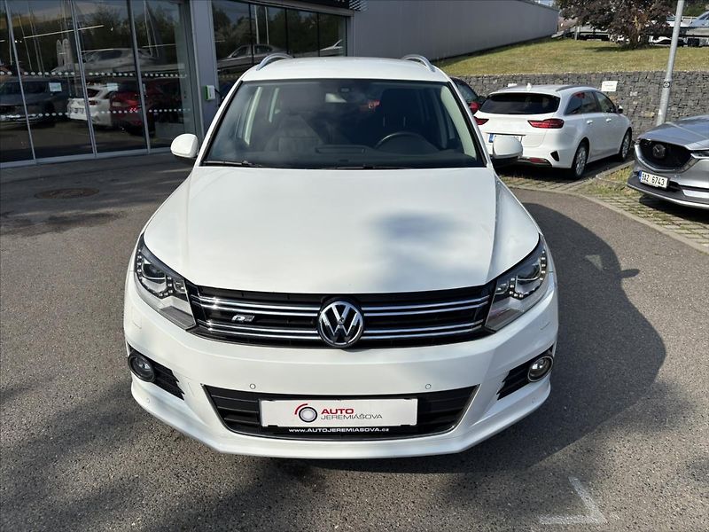 Volkswagen Tiguan 2,0 TSi 4x4 AT R-Line TOP STAV - fotka 8 z 40