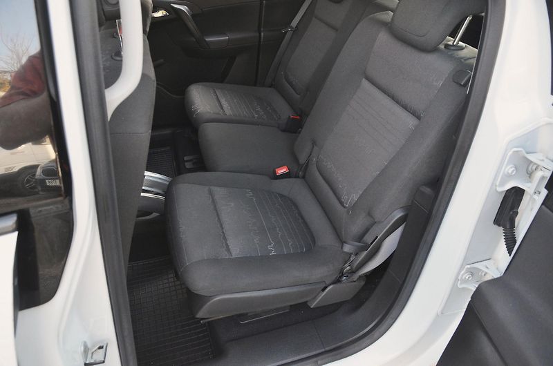 Opel Meriva (2012) 1.4 88kW Design Ed. / 2x kola - fotka 21 z 41