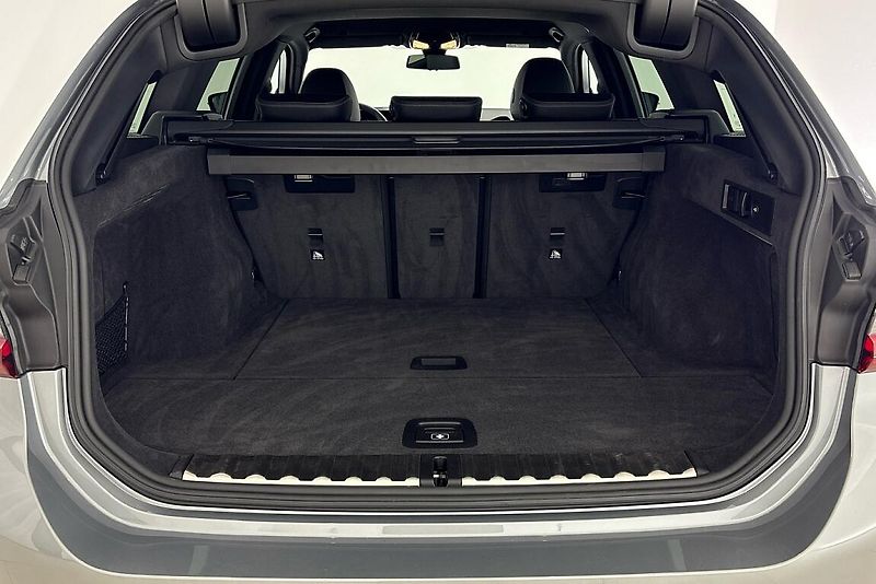 BMW Řada 3 řady 3 | 320d xDrive - fotka 25 z 27
