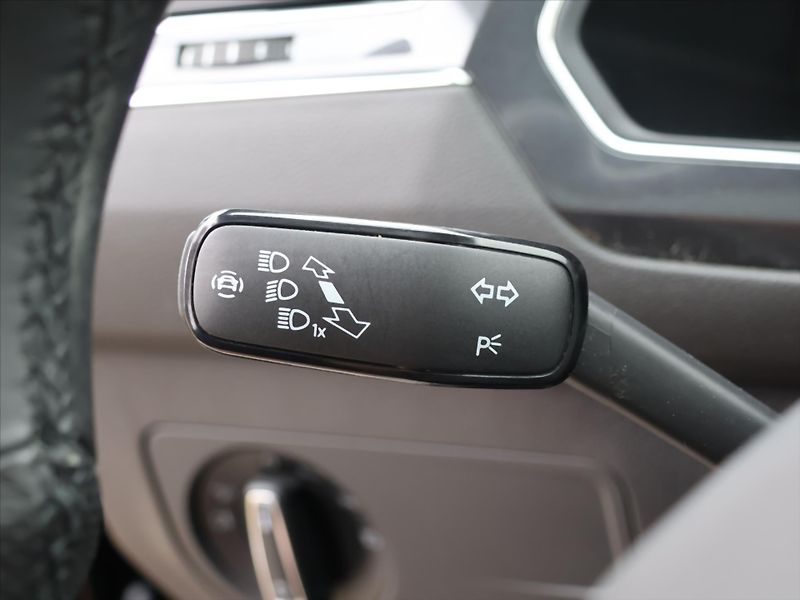 Volkswagen Tiguan Allspace 2,0 TSI 4x4 DSG R-Line 7-Míst - fotka 23 z 44