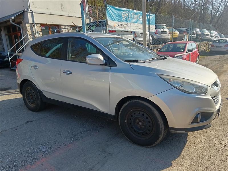 Hyundai ix35 2,0 CRDi - fotka 12 z 23