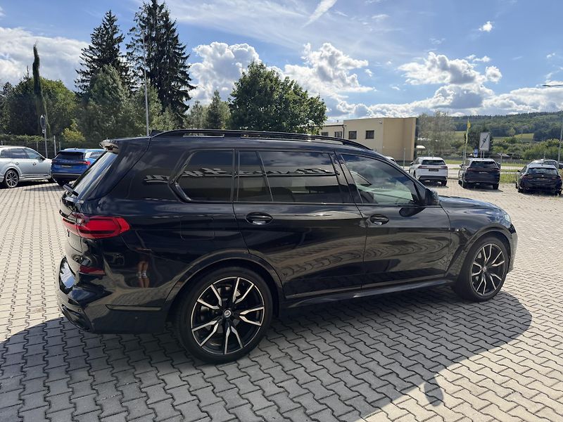 BMW X7 (2022) 40XD 250kW M-PAKET R22 CZ TOP! - fotka 10 z 48
