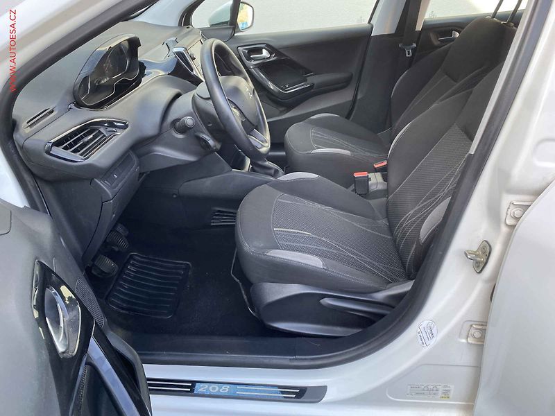 Peugeot 208 (2013) 1.2 VTi, ČR - fotka 9 z 17