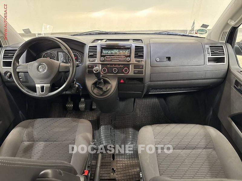 Volkswagen Multivan (2012) 2.0TDi, AC, TZ, park.asist - fotka 10 z 15
