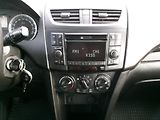 Suzuki Swift (2011) 1,3i KLIMA 4x4 VÝHŘEV USB - náhled 22
