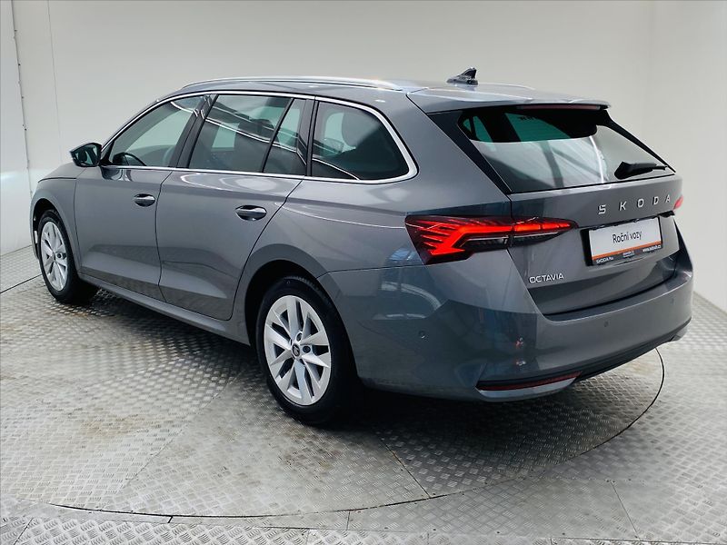 Škoda Octavia 1,5 TSI M-HEV 110kW DSG Top Se - fotka 25 z 28