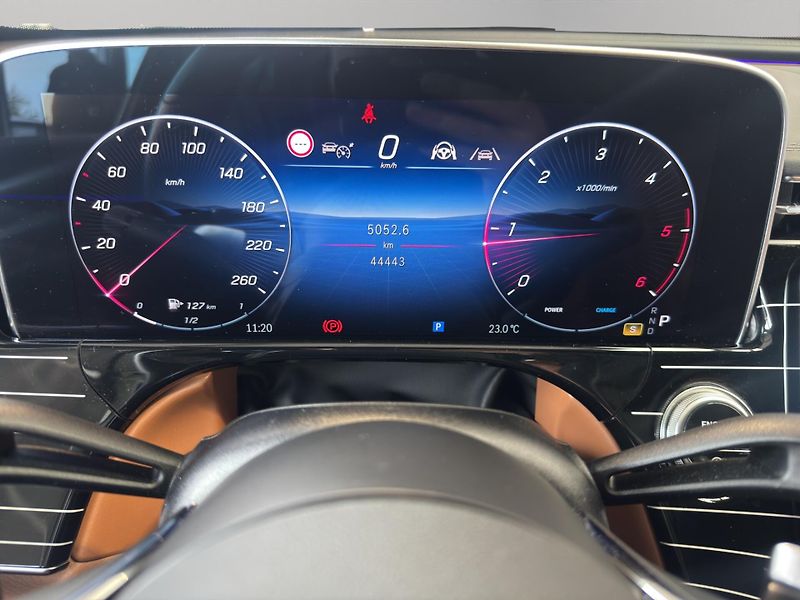 Mercedes-Benz Třídy E (2025) E 450 D 4MATIC - fotka 11 z 23
