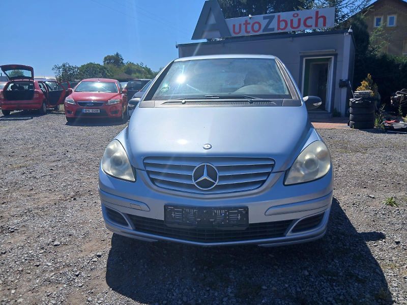 Mercedes-Benz Třídy B 170i, nová STK, celoroční pneu - fotka 3 z 36