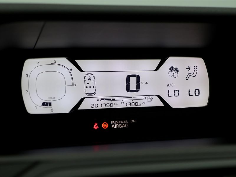 Citroën C4 Picasso 1,6 HDi 73kW Live Aut.klima - fotka 16 z 27