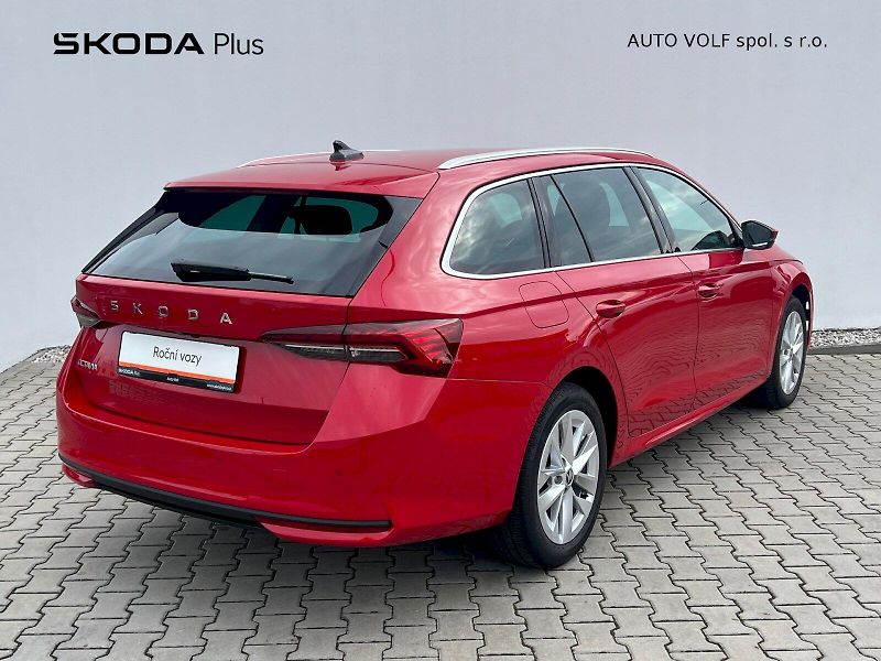 Škoda Octavia (2024) Top Selection 1.5TSi 110kW 6° - fotka 2 z 30