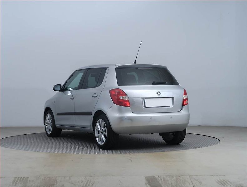 Škoda Fabia (2007) Ambiente 1.2 12V, ČR,1.maj - fotka 4 z 14