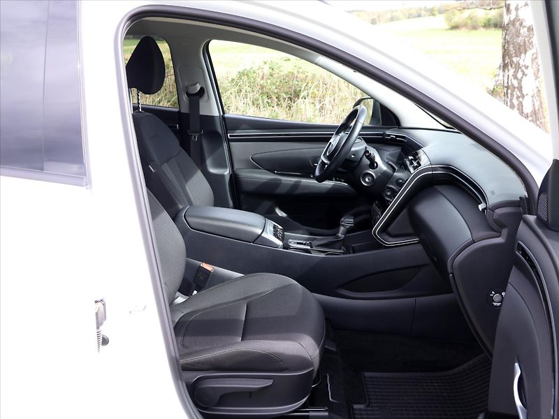 Hyundai Tucson 1,6 T-GDI 110 kW Smart Aut. DP - fotka 12 z 33